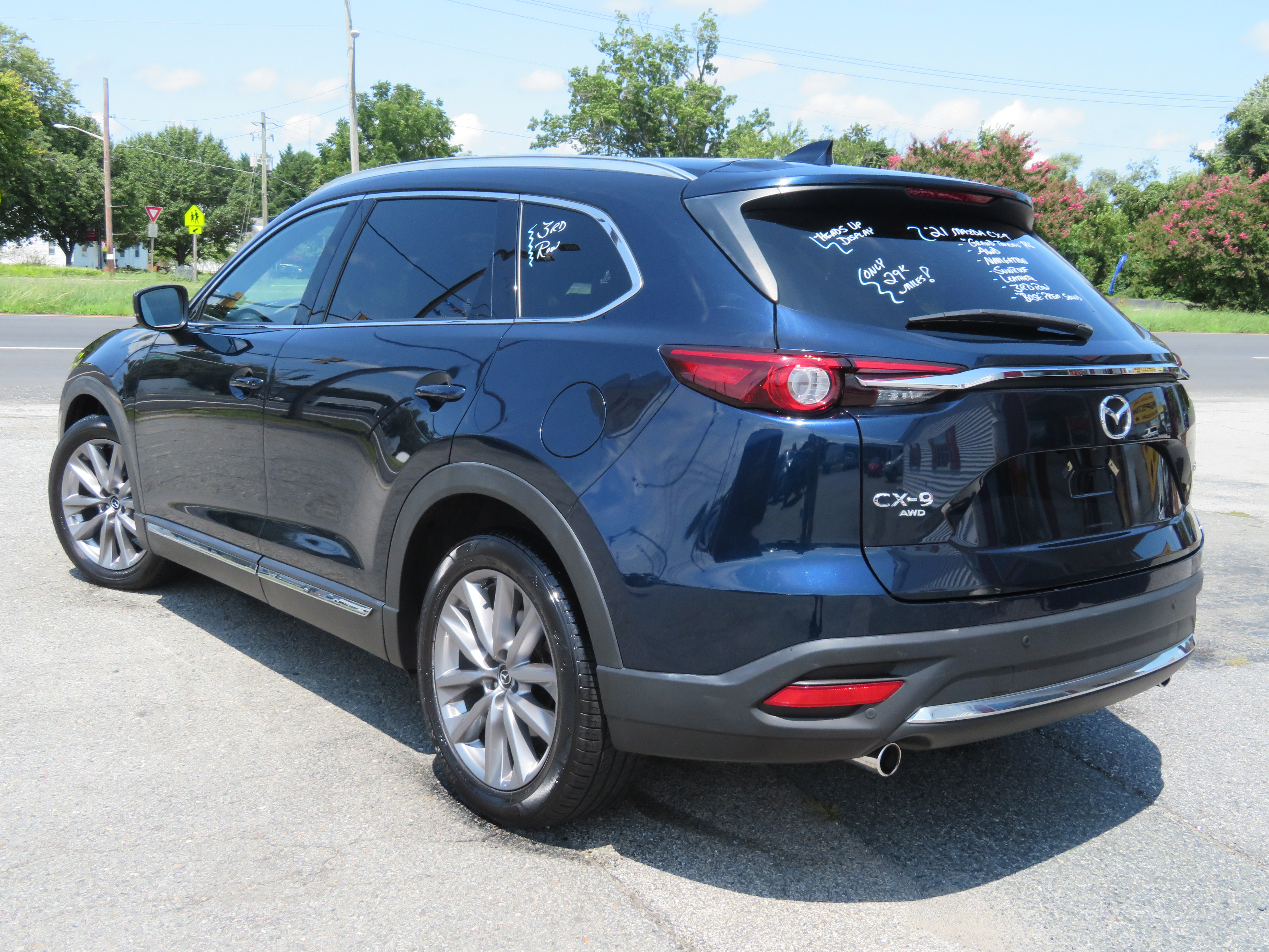 2021 Mazda CX-9 "Grand Touring" AWD LOW MILES!