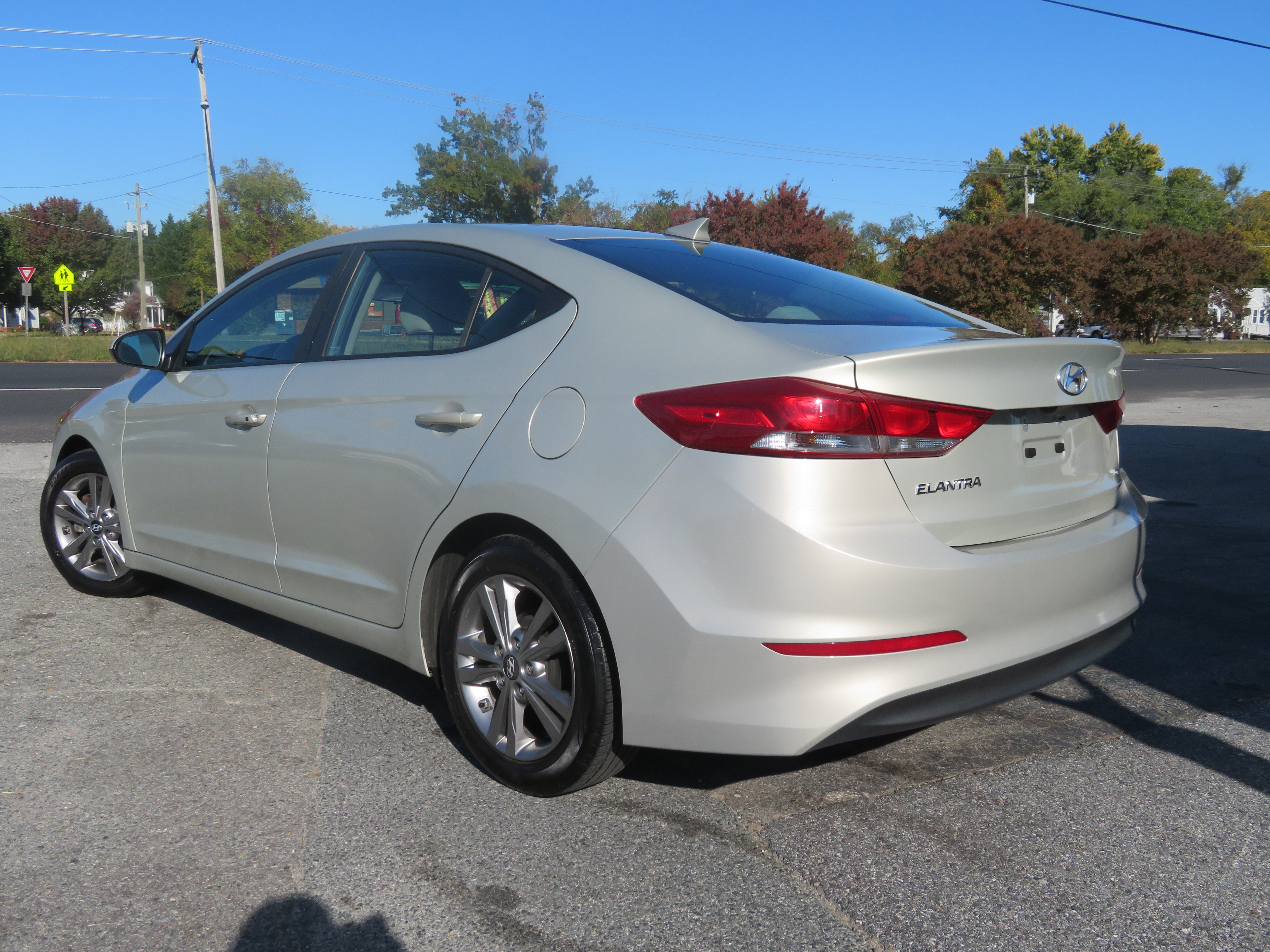 2017 Hyundai Elantra "SE" 